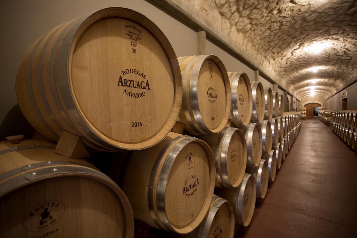 bodegas arzuaga sala de barricas